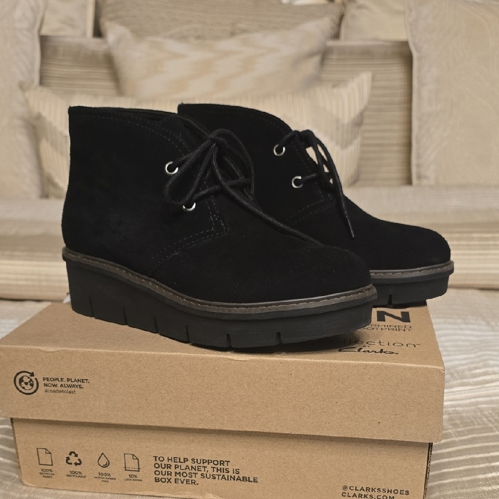 Clarks Women's Black Suede Lace-Up Boots Size EU 35 US 5